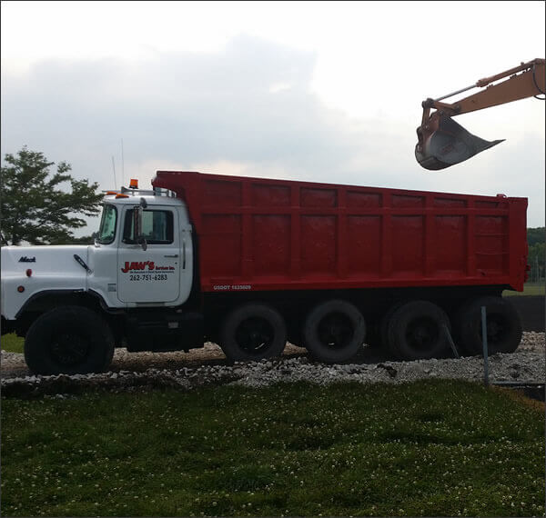 Trucking / Hauling Services Okauchee WI
